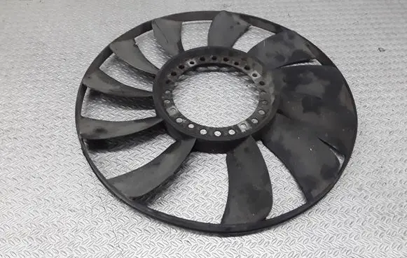 Volkswagen PASSAT B5.5 Fan impeller 058121301B