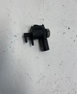 Volkswagen Touareg I Turbo solenoid valve 1J0906283C