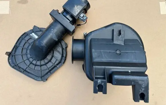 Air filter box