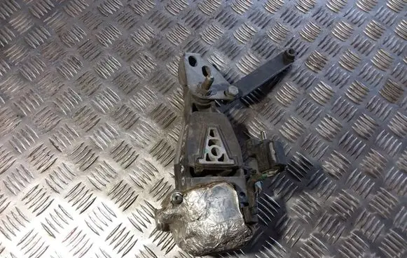 Peugeot 407 Engine mount bracket 326C65