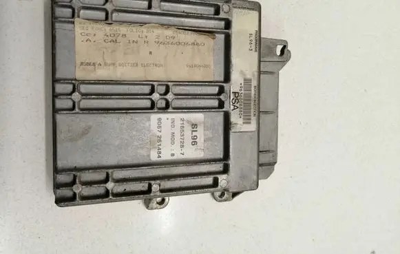 Peugeot 406 Engine control unit/module 216537287 9636006880