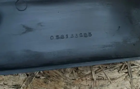 Audi A4 S4 B5 8D Engine cover (trim) 058133685