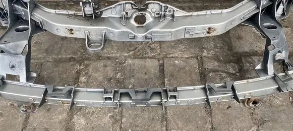 Ford Focus Radiator support slam panel 4M518B041