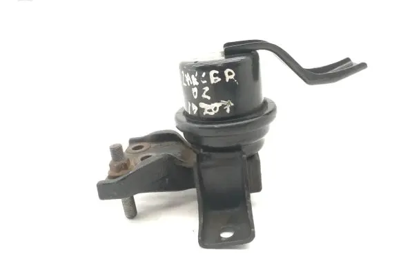 Mitsubishi Lancer Engine mount bracket