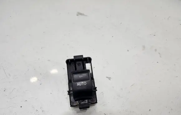 Toyota Prius (XW30) Electric window control switch 192801