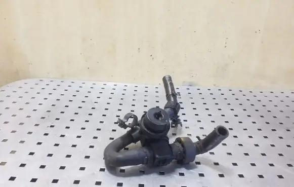 Volkswagen Touareg II Coolant heater control valve 7P6122157E