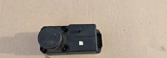 Volkswagen Golf III Central locking vacuum pump 1h0862257