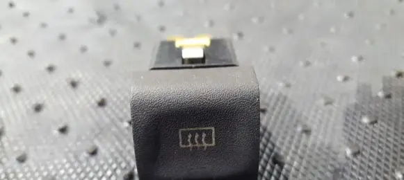 Opel Omega B1 Windscreen/window heater switch 90494418