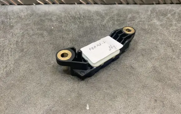 Mercedes-Benz E W211 Airbag deployment crash/impact sensor 0018209126