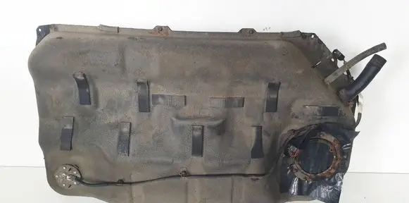 Suzuki Kizashi Fuel tank 