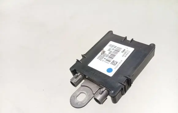 Mercedes-Benz R W251 Aerial antenna amplifier A1648201689