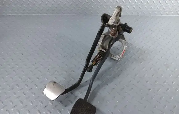 Mercedes-Benz 200 300 W123 Pedal assembly A1232940501 1232940501