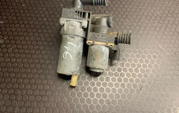 BMW 3 E46 Coolant heater control valve 64118369807 1147412149