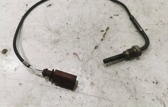 Audi A4 S4 B8 8K Exhaust gas temperature sensor 03g906088k