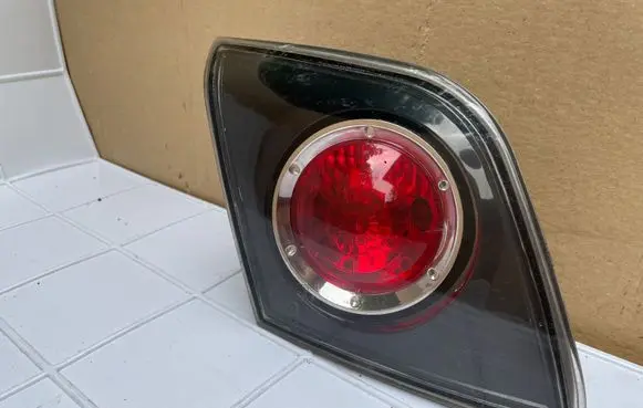 Mazda 3 I Tailgate rear/tail lights 082161305LR