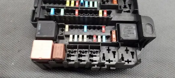 Renault Laguna III Fuse box set 8200393836