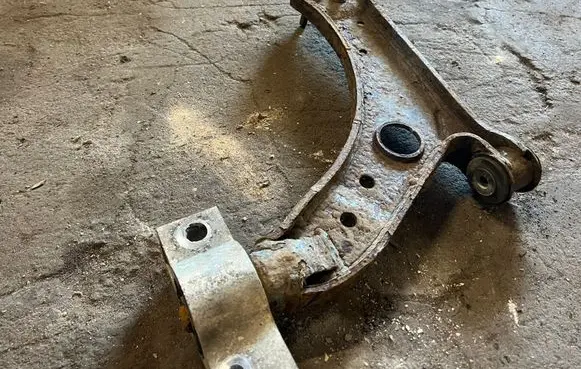 Volkswagen Golf V Front control arm