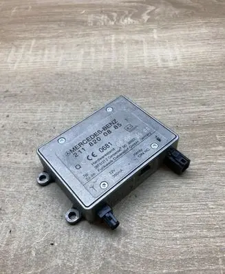 Mercedes-Benz E W211 Aerial antenna amplifier 2118200885