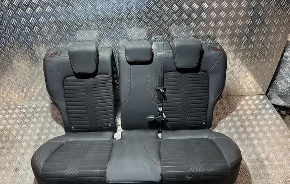 Ford Puma Seat set DG24807