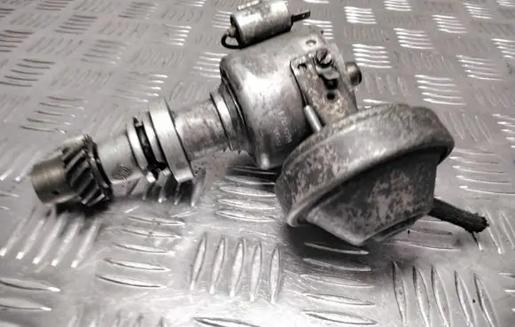 Audi 80 90 B2 Spark distributor 0231176070 049905205D