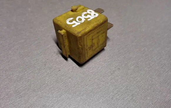 BMW 5 E39 Other relay 61361389105 V23134K52X1831