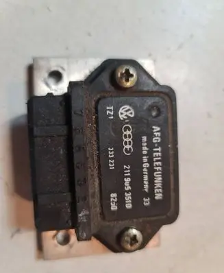 Audi 80 90 B3 Ignition amplifier control unit 211905351D 8230 333231