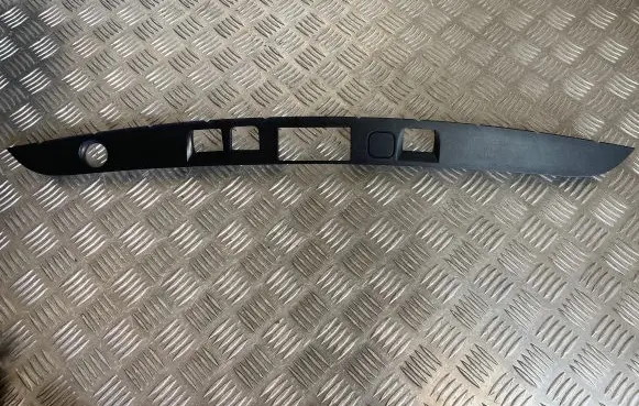 Mercedes-Benz S W221 Tailgate trim A2217580108