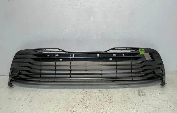 Toyota Camry Front bumper upper radiator grill 5311233260 5060751 8607290