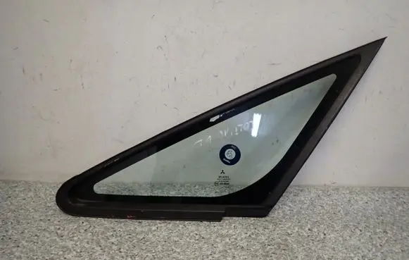 Mitsubishi Colt Side middle window/glass 
