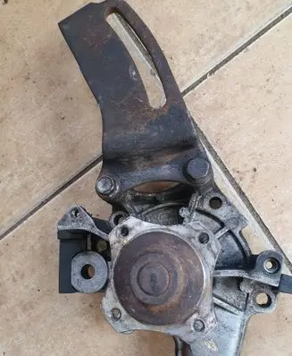 Mazda 626 Water pump USOB0203 MZ41