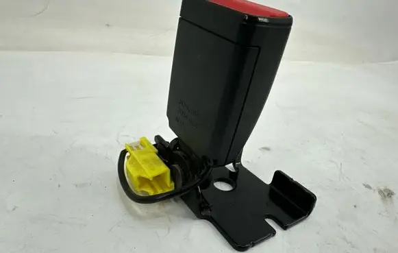 Volvo V40 Rear seatbelt buckle 31292085