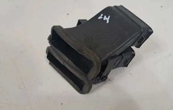 BMW iX Cabin air duct channel 9490601