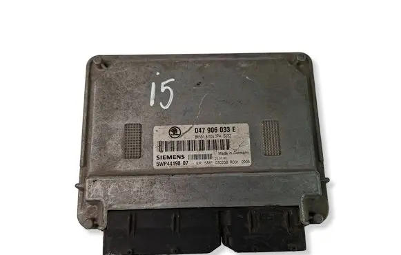 Skoda Fabia Mk1 (6Y) Engine control unit/module 047906033E 5WP4419807