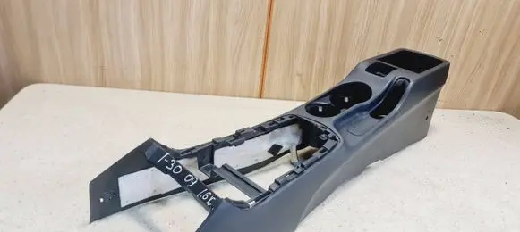 Hyundai i30 Center console 846702L100 866142L000