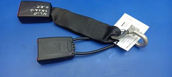 Mercedes-Benz S W220 Middle seatbelt buckle (rear) 2208600869