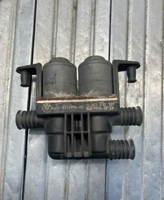 BMW 5 E39 Coolant heater control valve 8374995 1147412