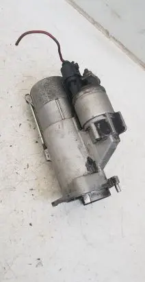 Volkswagen PASSAT B5.5 Starter motor 068911024L