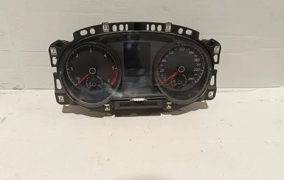 Speedometer (instrument cluster)