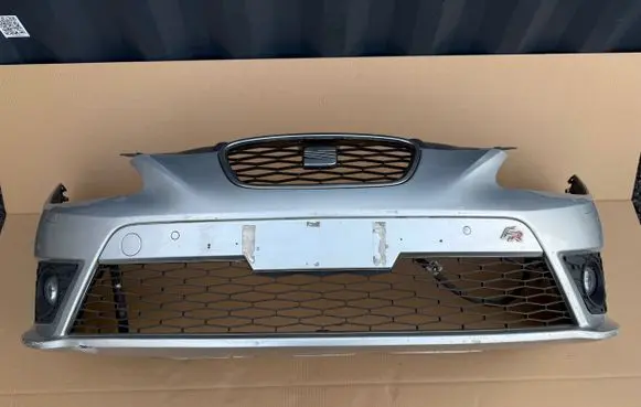 Seat Leon (1P) Front bumper 1P0807221R 1P0807221AB
