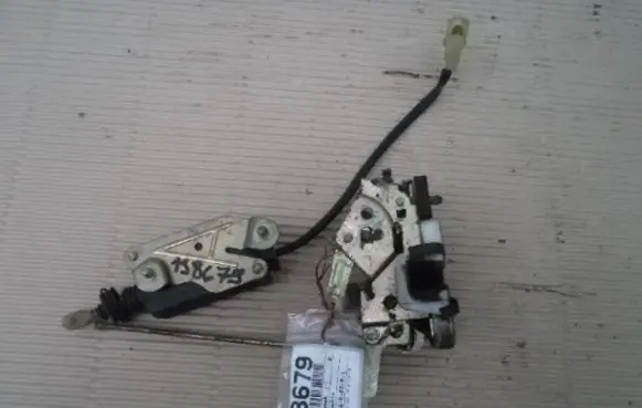 KIA Sephia Rear door lock