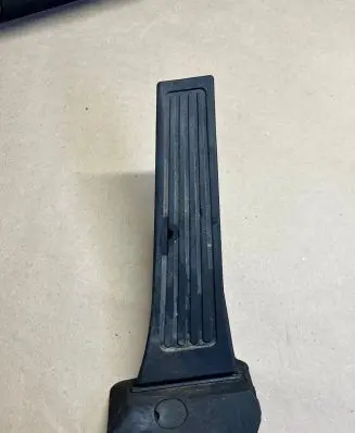 KIA Carens III Accelerator throttle pedal