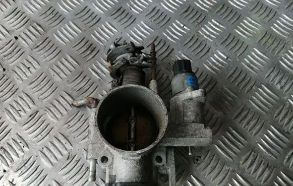 Subaru Outback Throttle valve A22667R00 A33661R02