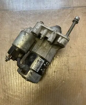 Peugeot 2008 I Starter motor M000T93582