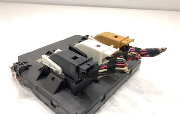 Volkswagen Scirocco Central body control module 5K0937086C