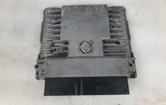 Seat Ibiza IV (6J,6P) Engine control unit/module 03F906070D