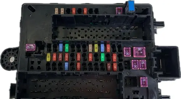 Chevrolet Volt II Fuse box set 84281614