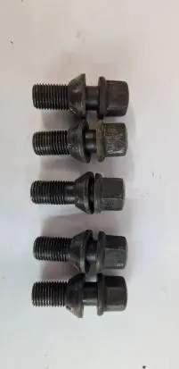 Nuts/bolts