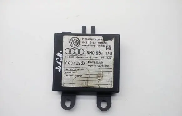 Audi A4 S4 B6 8E 8H Alarm control unit/module 8H0951178