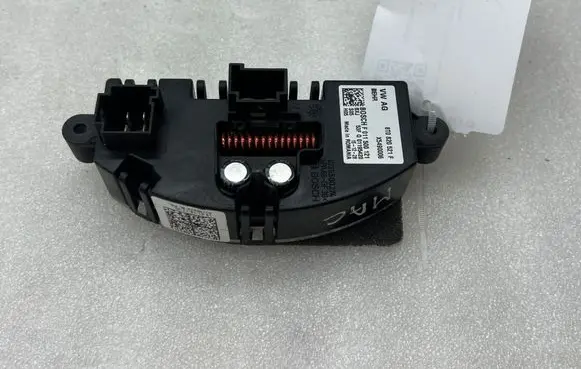 Porsche Macan (95B) Heater blower motor/fan resistor 8T0820521F