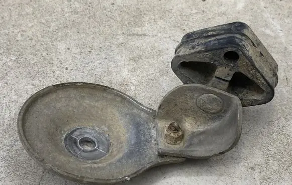 Muffler mount bracket/holder